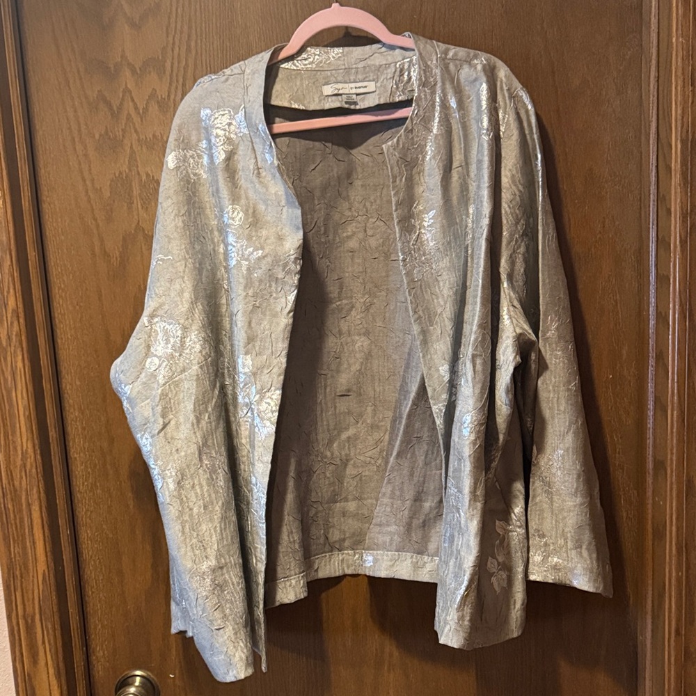Avenue Silver Textured Jacket